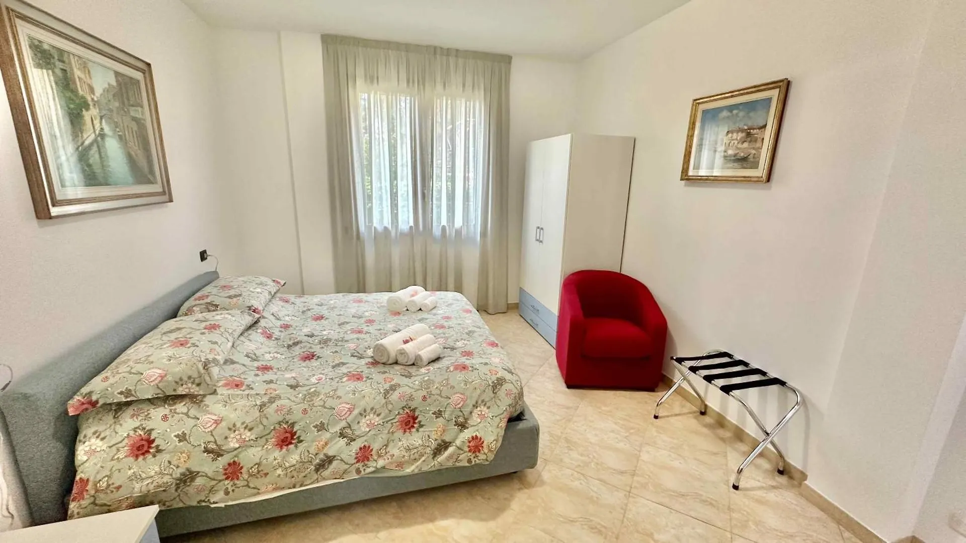 A1 Fiori Di Pesco - Rho Fiera, Milano, Como, Malpensa Cesate Italy