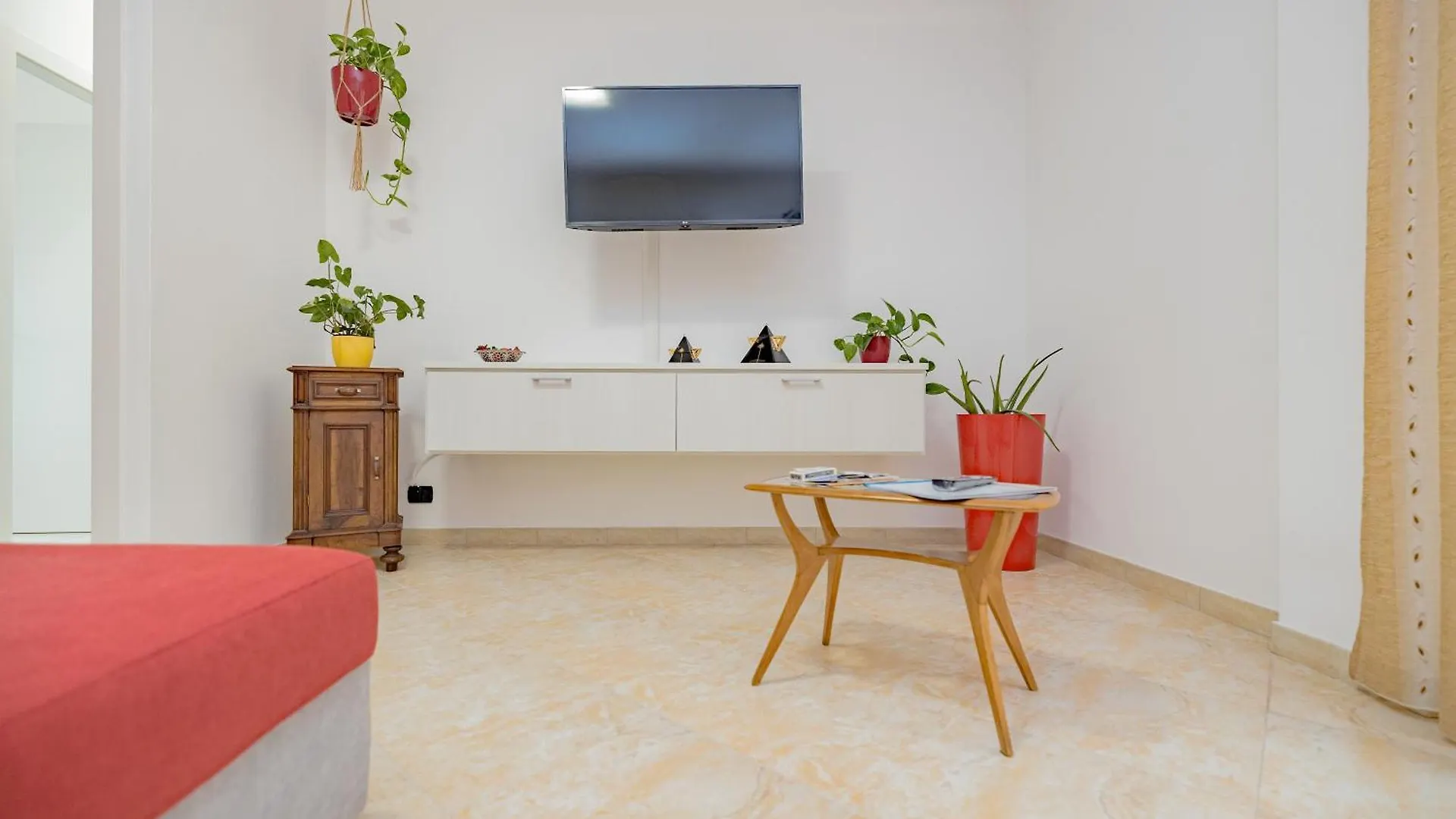 הקונטקטים של A1 Fiori Di Pesco - Rho Fiera, Milano, Como, Malpensa